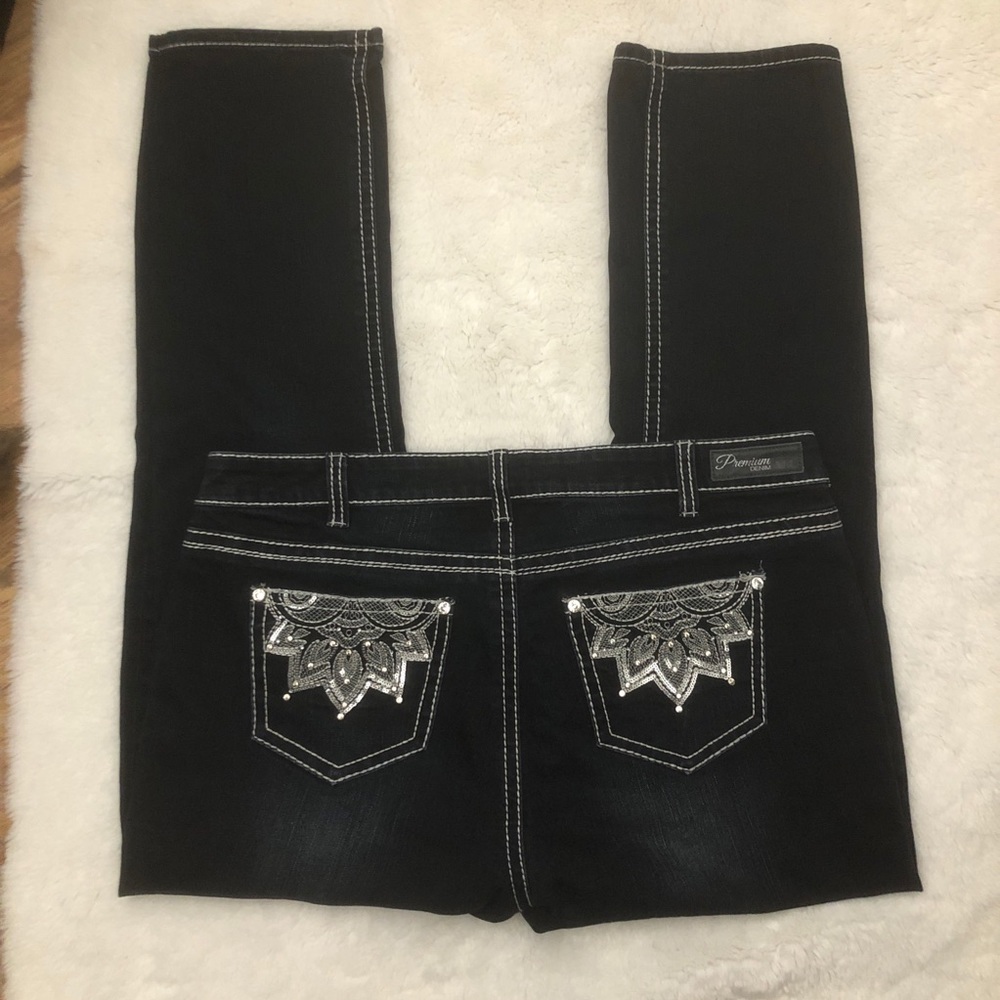 Womens Embellished Jeans. New. 38”waist (16)